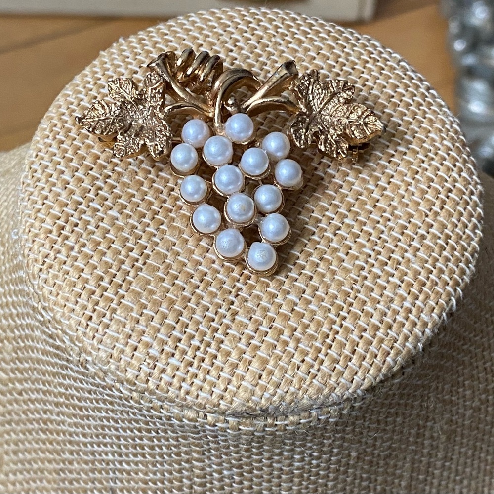 Vintage Pearl Grape Brooch